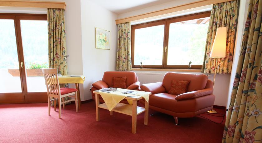 Hotel Garni Sonnblick Bad Kleinkirchheim Room photo